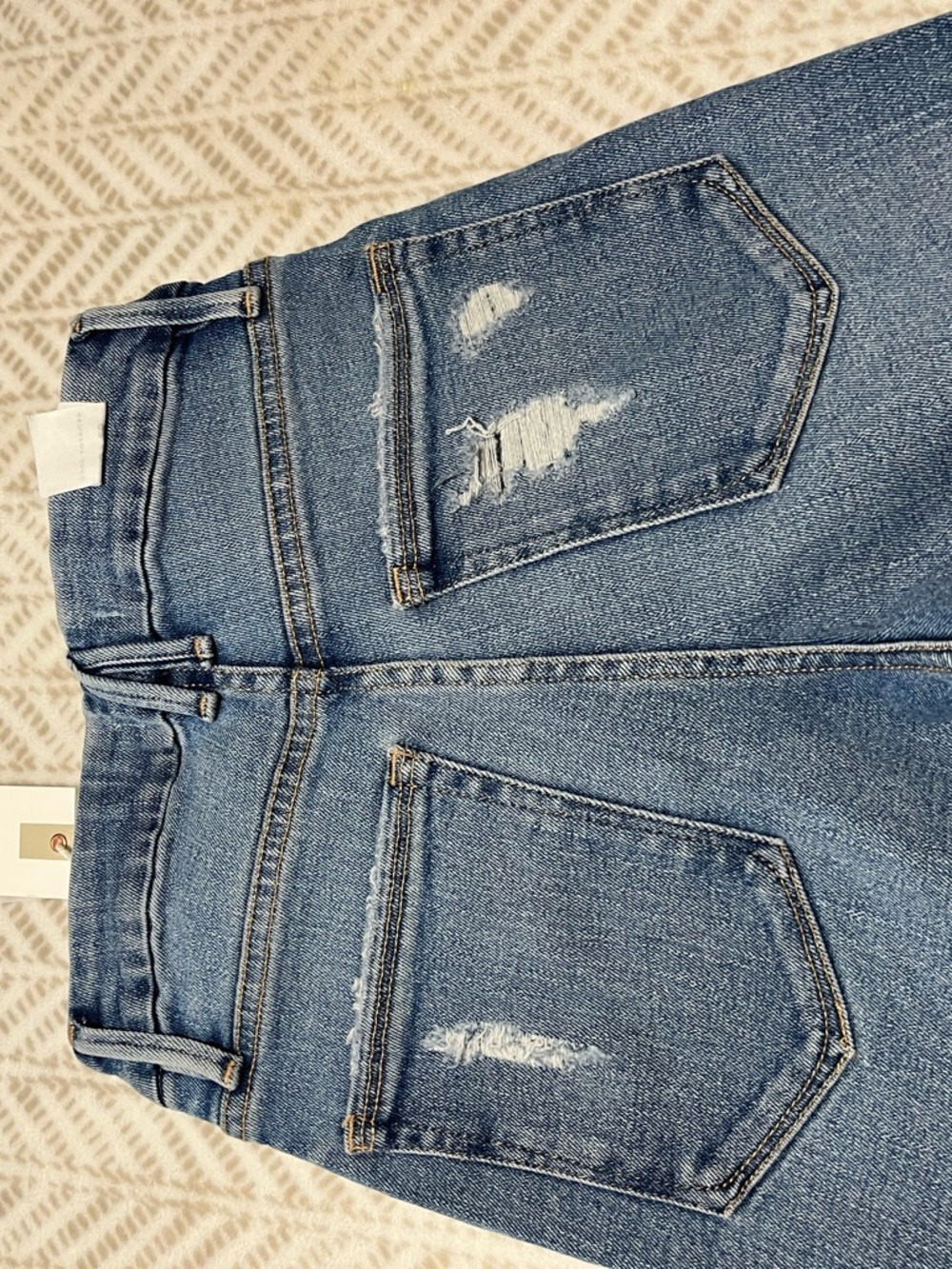 Good American light blue denim jeans with raw hem detail 0/25 - Picture 4 of 5